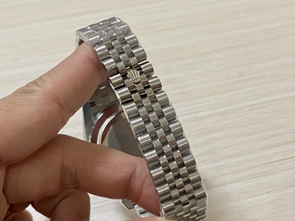 激安ロレックス背面デザイン